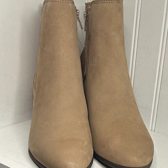 Frye Shoes - Frye Sandra Chelsea Boots - Suede (For Women) Size 9